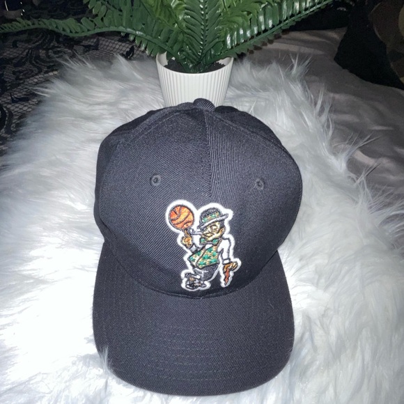 Celtics hat like new - Picture 3 of 7